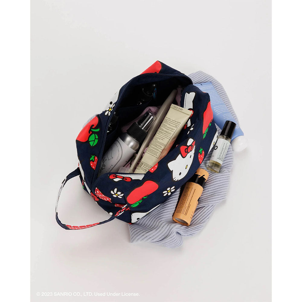 BAGGU DOPP KIT - HELLO KITTY APPLE